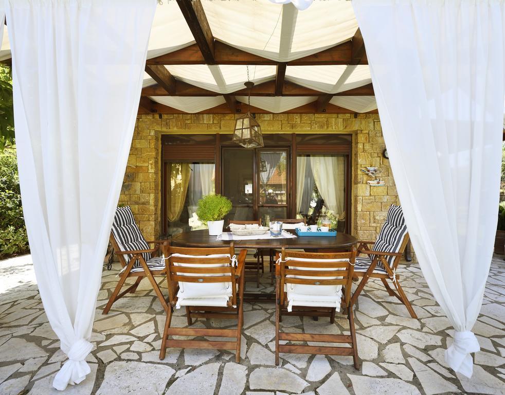 Beautiful Sani Villa Exterior foto